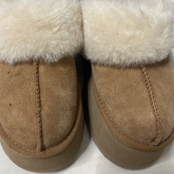 UGG Funkette Platform - Picture 5 of 5